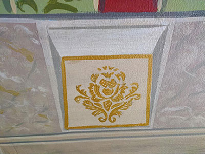 Ceiling Metallic Gold Floral details design.