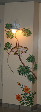 Column accent painting decoration with monkey and hibiscus by Richard Ancheta - Montreal.